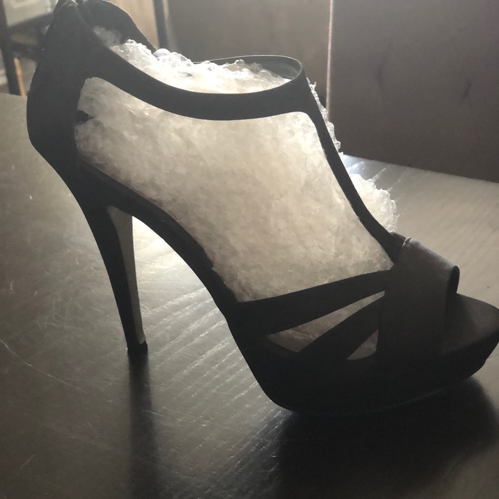 Satin tstrap peep toe - Picture 3 of 5